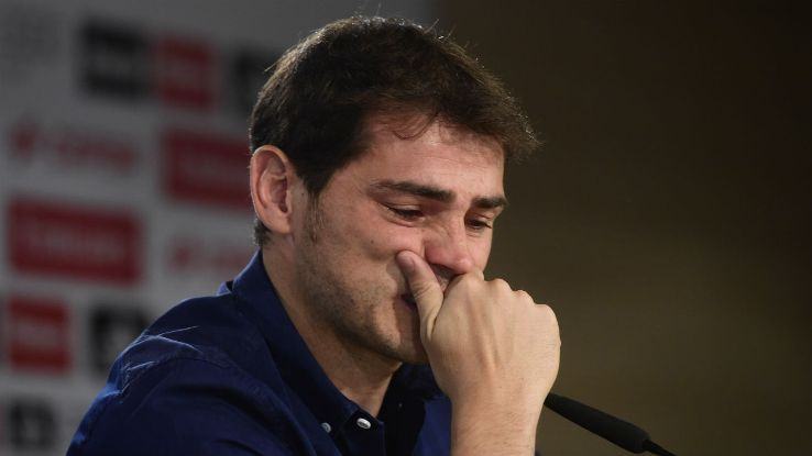 Iker Casillas rơi lệ chia tay Real Madrid