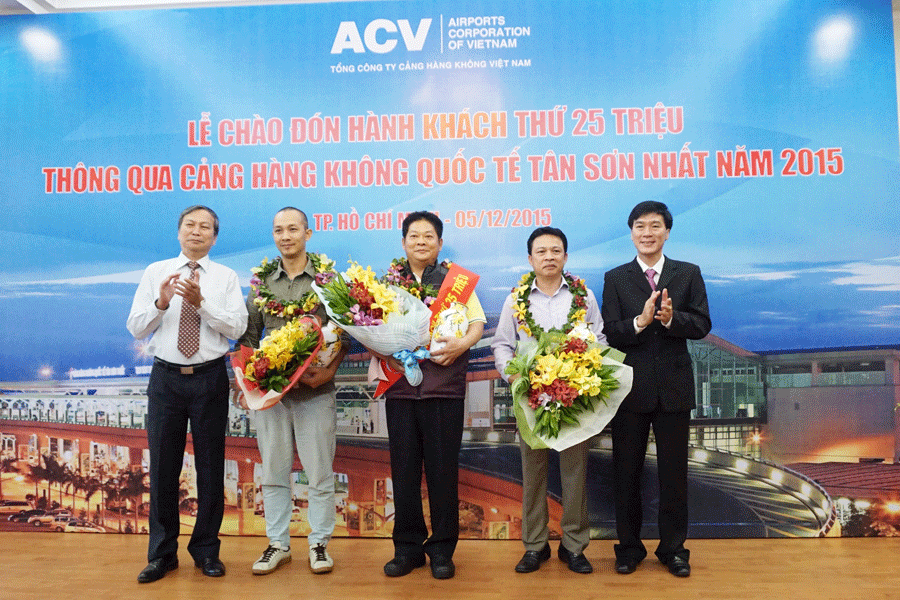 Cảng hàng không quốc tế Tân Sơn Nhất đón hành khách thứ 25 triệu