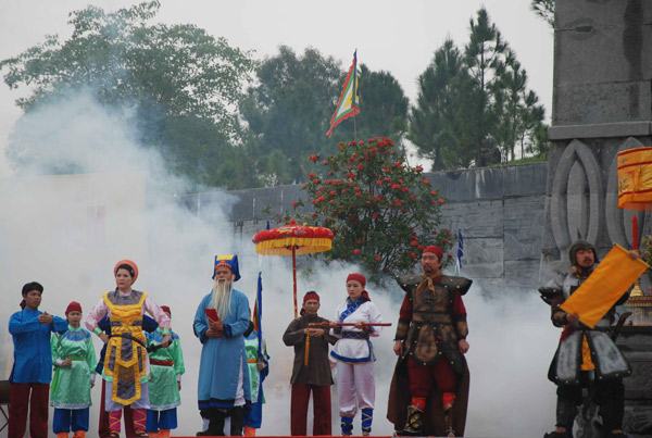 Tái hiện nghi lễ Nguyễn Huệ lên ngôi hoàng đế tại núi Bân, Huế