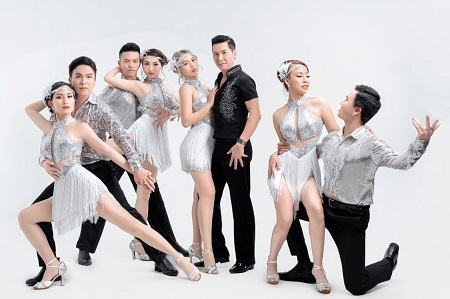 Nguyễn Hưng và dàn nghệ sĩ sẽ trích cát-xê ủng hộ đồng bào miền Trung sau liveshow