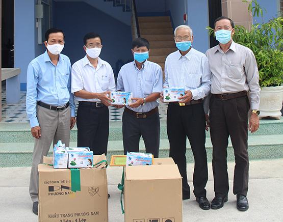 Doanh nhân chung tay đẩy lùi Covid-19