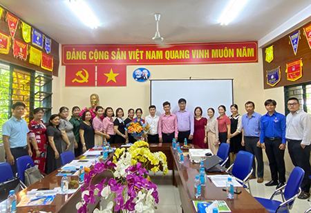 Trường THPT Long Trường có học sinh đầu tiên kết nạp Đảng