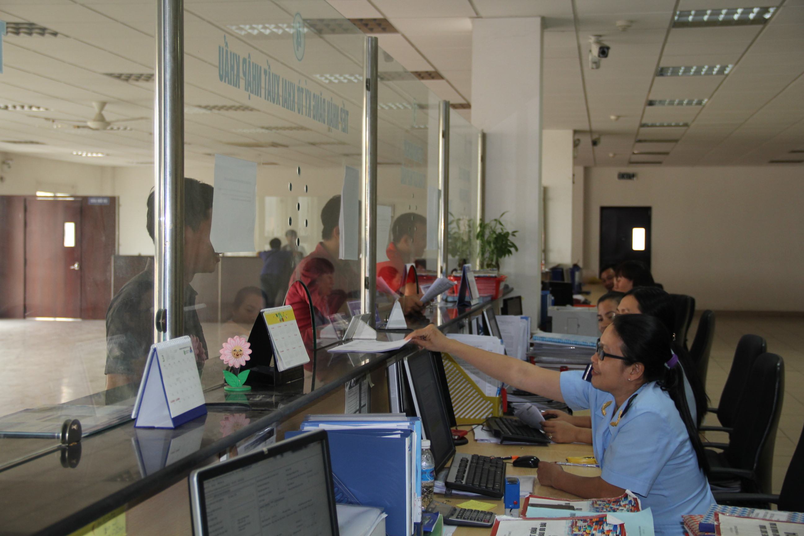 Đăng ký thủ tục hải quan trong cả ngày nghỉ, ngày lễ