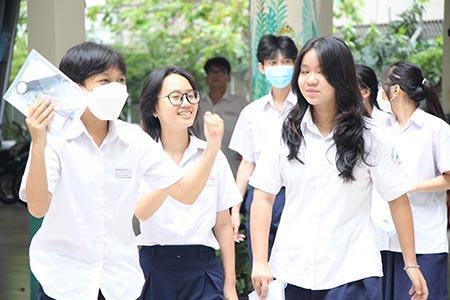 Học sinh TPHCM khen đề văn… dễ