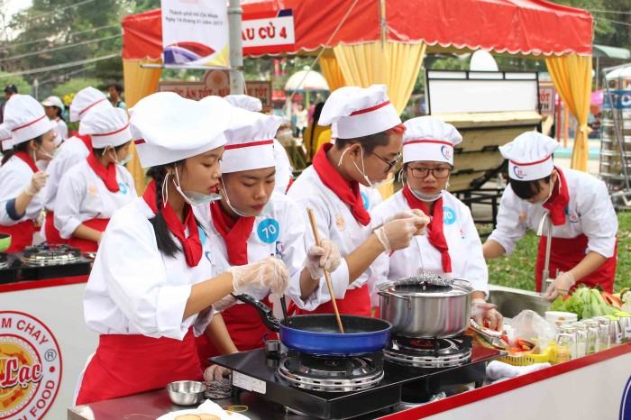 Học sinh THPT thi “Đầu bếp trẻ”