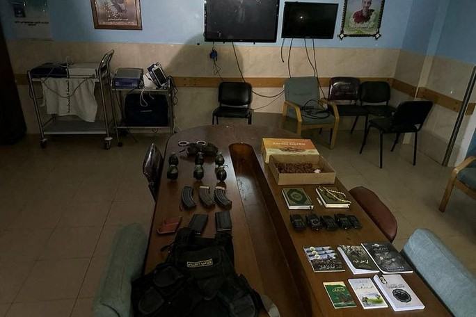 Israel tiếp tục đột kích bệnh viện al-Shifa, Hamas phản ứng mạnh - Ảnh 2. Israel tiếp tục đột kích bệnh viện al-Shifa, Hamas phản ứng mạnh - Ảnh 2.