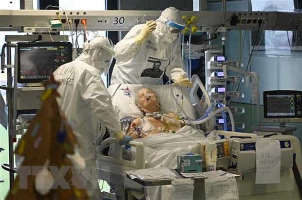 Italy phát hiện một ca nhiễm biến thể mới của virus SARS-CoV-2 tại Anh