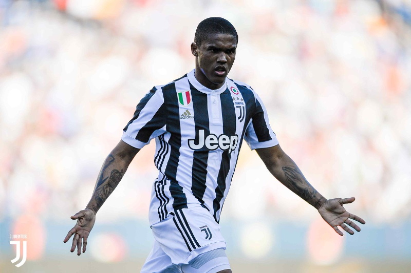 Juventus mua đứt Douglas Costa từ Bayern