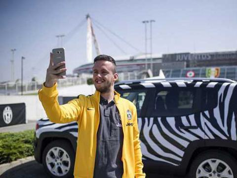 Juventus tặng vé xem chung kết cho CĐV đi bộ hơn 1.100 km