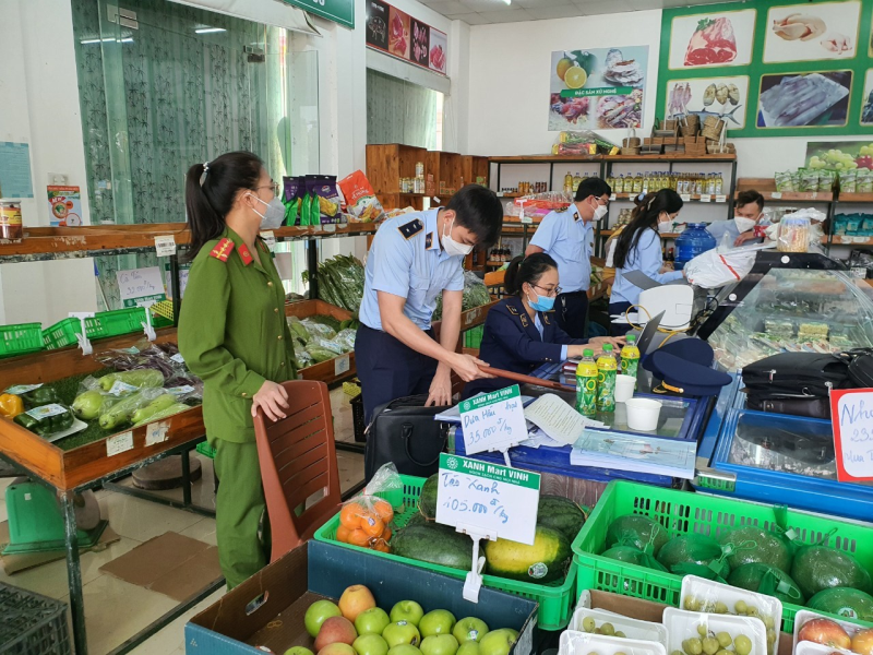 Cục Quản lý Thị trường TPHCM  công văn khẩn gửi các Đội QLTT về việc rà soát, phát hiện, kiểm tra, xử lý các hành vi kinh doanh rau, củ, quả không rõ nguồn gốc, không đảm bảo an toàn thực phẩm 