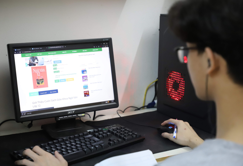 Học sinh Hà Nội học trực tuyến trong thời điểm dịch Covid-19 diễn biến phức tạp /// Ngọc Thắng 