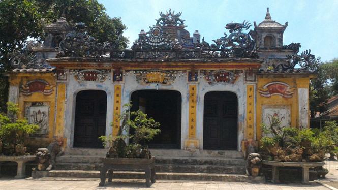 Khắc ghi tùy tiện trong di tích