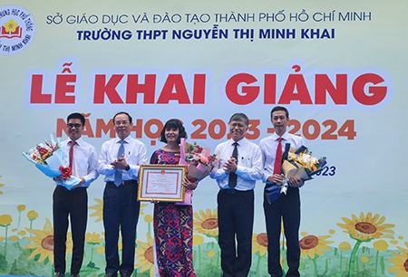 TP.HCM: Hơn 1,7 triệu học sinh và gần 80 ngàn giáo viên khai giảng năm học mới