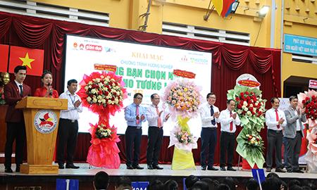 Khai mạc “Cùng bạn chọn nghề cho tương lai” lần thứ 16