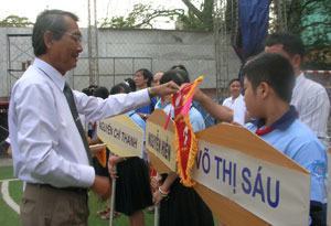 Khai mạc giải bóng đá Futsal nam giáo viên