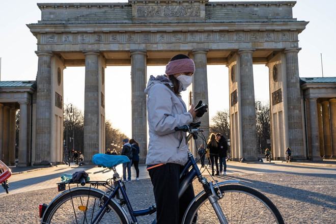 Việc khai thác dữ liệu cá nhân để chống dịch đã bị đặt câu hỏi về tính an toàn thông tin /// Wall Street Journal