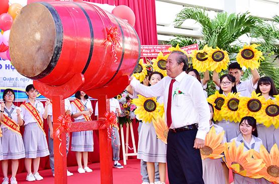 HS cả nước nô nức bước vào năm học mới