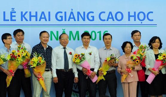 Trường ĐH Văn Hiến: 200 tân học viên cao học khai giảng năm học mới