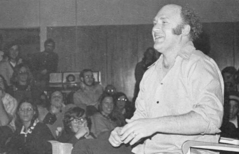 Tiểu thuyết gia, người viết truyện ngắn Ken Kesey (năm 1974) /// Ảnh: Wikipedia