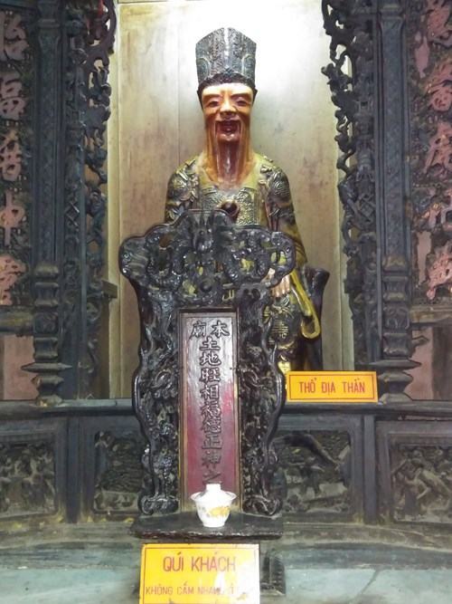 Bức chạm Thần thổ địa