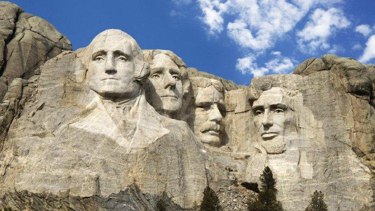 Nhiều du khách đã đặt cho Rushmore một tên gọi khác dễ nhớ hơn là núi Mặt Người.