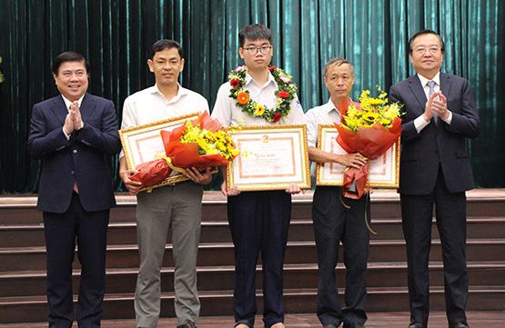 TP.HCM: Vinh danh 943 học sinh giỏi