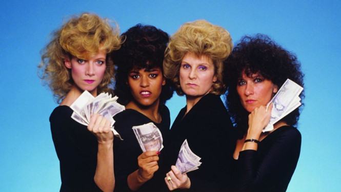 Khi các góa phụ hành động nhận cơn mưa lời khen - ảnh 6