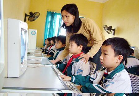 Khi học sinh lướt web sớm