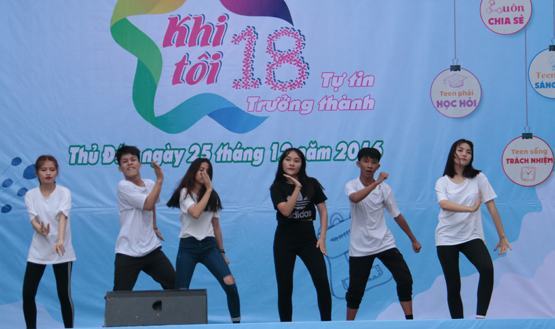 Gần 1.500 học sinh tham gia Ngày hội Khi tôi 18