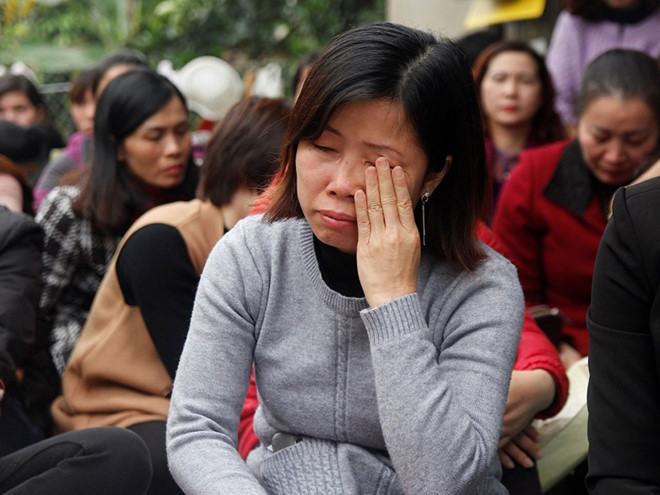 Khổ như chạy chứng chỉ viên chức: Luật nó thế !?