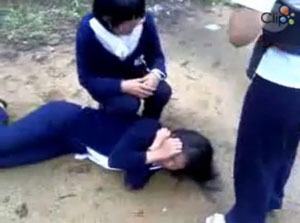 Khổ sở vì con… quậy