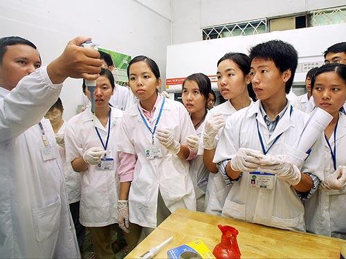 Khó tuyển giảng viên đại học