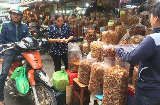 Ham khô bò, khô gà “giá bèo”: Coi chừng “rước” bệnh vào thân