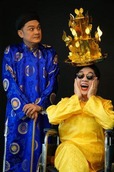 Khóc cười với “Cậu đồng” tái dựng