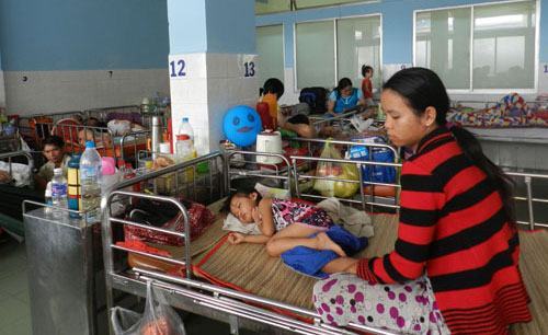 Dịch tay chân miệng: Dễ lây nhanh trong trường mầm non