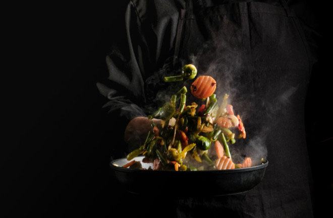 Nấu ăn giải phóng hỗn hợp hàng trăm hợp chất hóa học khác nhau vào không khí.