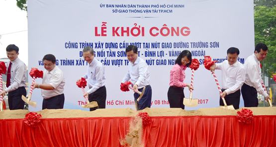 TP.HCM: 6 tháng, xây xong cầu vượt nối với Sân bay Tân Sơn Nhất