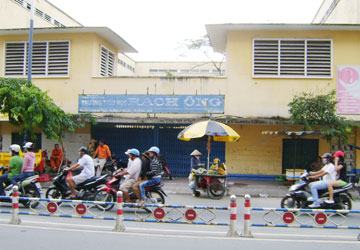 Khốn khổ vì trường xuống cấp