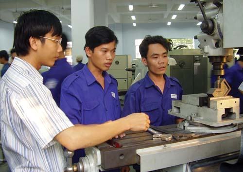 Không dễ tìm đường liên thông