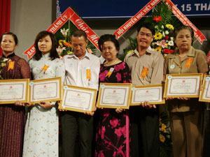 Không học khó nên người