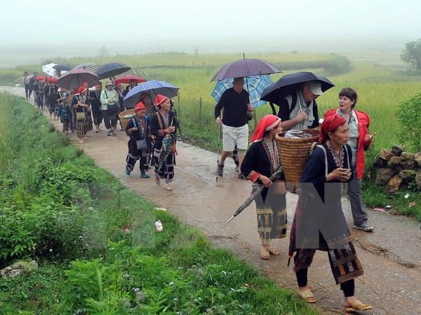 Không khí lạnh tăng cường sẽ gây mưa rào diện rộng ở Bắc Bộ