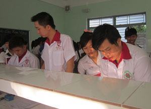 Không thiếu chỗ học cho học sinh rớt lớp 10