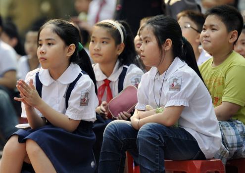 Không tùy tiện lập quỹ để ép buộc học sinh đóng góp