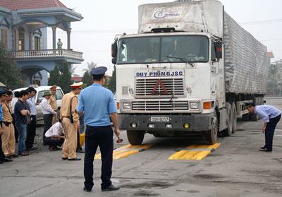 Kiểm soát tải trọng xe: Địa phương chưa kiên quyết xử lý vi phạm