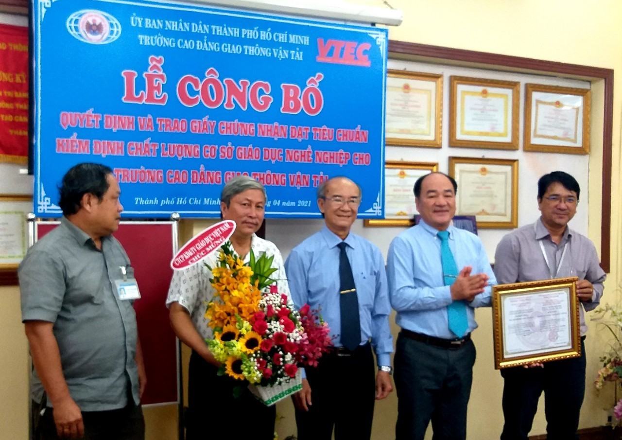 Trường Cao đẳng Giao thông Vận tải công bố quyết định Trường đạt chất lượng kiểm định chất lượng cơ sở giáo dục nghề nghiệp