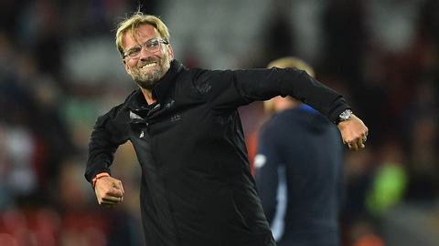 Klopp và CĐV Liverpool &quot;nổ&quot; tưng bừng sau chiến thắng