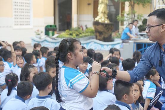 Giúp học sinh tiểu học thoát hiểm khi bị bỏ quên trên xe ô tô