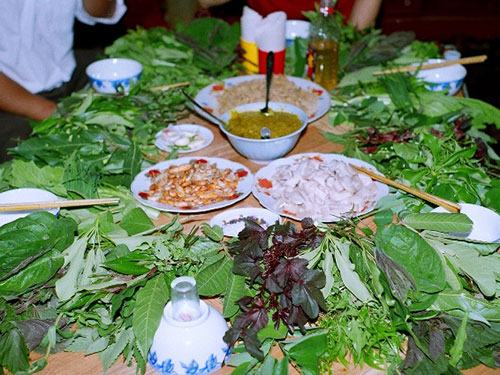 Đặc sản “gỏi lá Kon Tum”