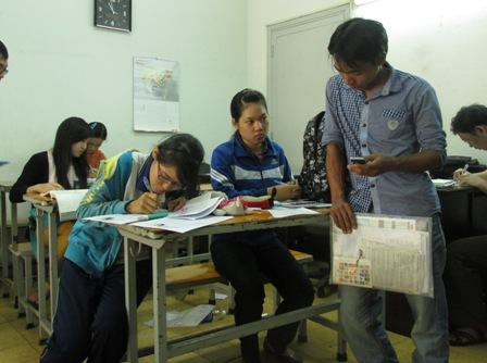 Kỳ thi ĐH, CĐ 2013: Các trường Cao đẳng lo khó tuyển sinh