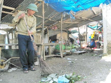 Kỳ tích của người quét chợ nuôi 4 con vào ĐH